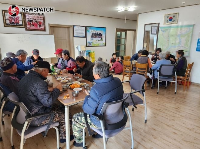 또봉이통닭·더진국, 가평군 북면 경로당에 국밥 후원