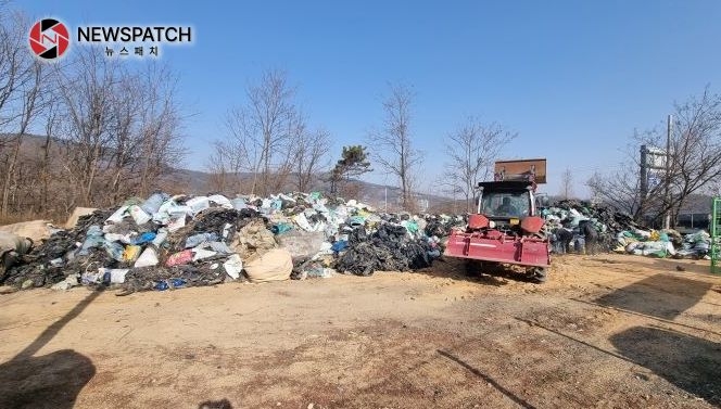 안성시 보개면 새마을지도자협의회, 환경보호 위한 '상반기 영농폐기물 집중수거' 행사 실시