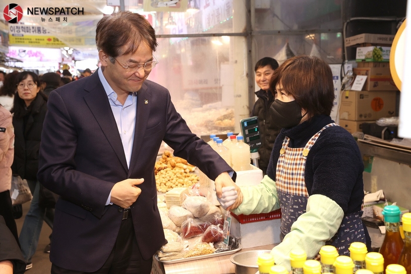 ▲원당 시장에 방문한 이동환 고양특레시장